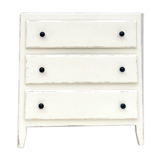 Vintage chest of drawers
