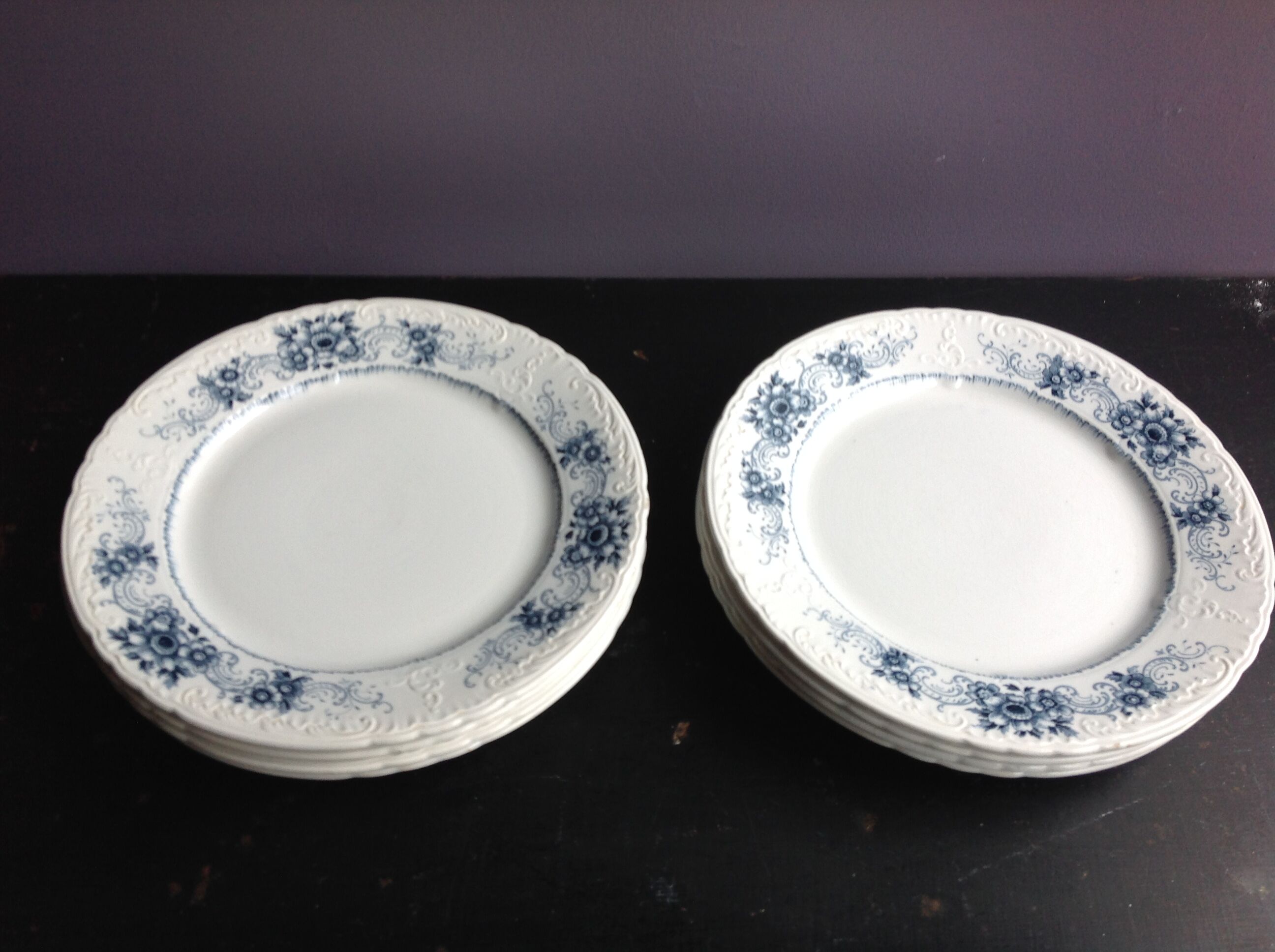 Set of 8 flat plates