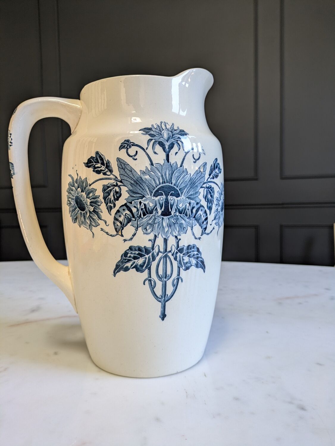 Pichet Longchamp 19th century