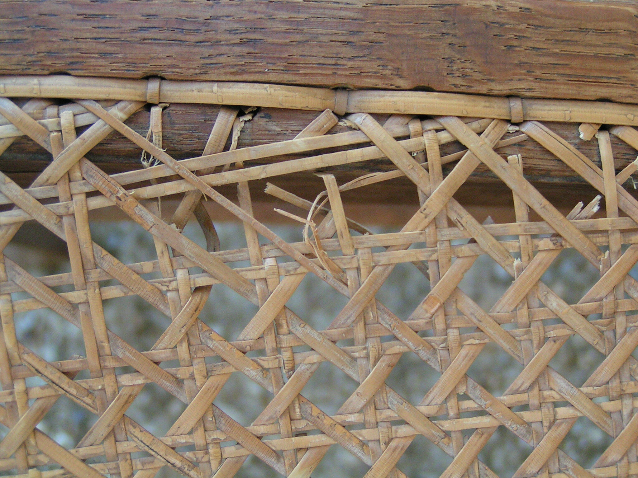 4 chaises cannées en chêne