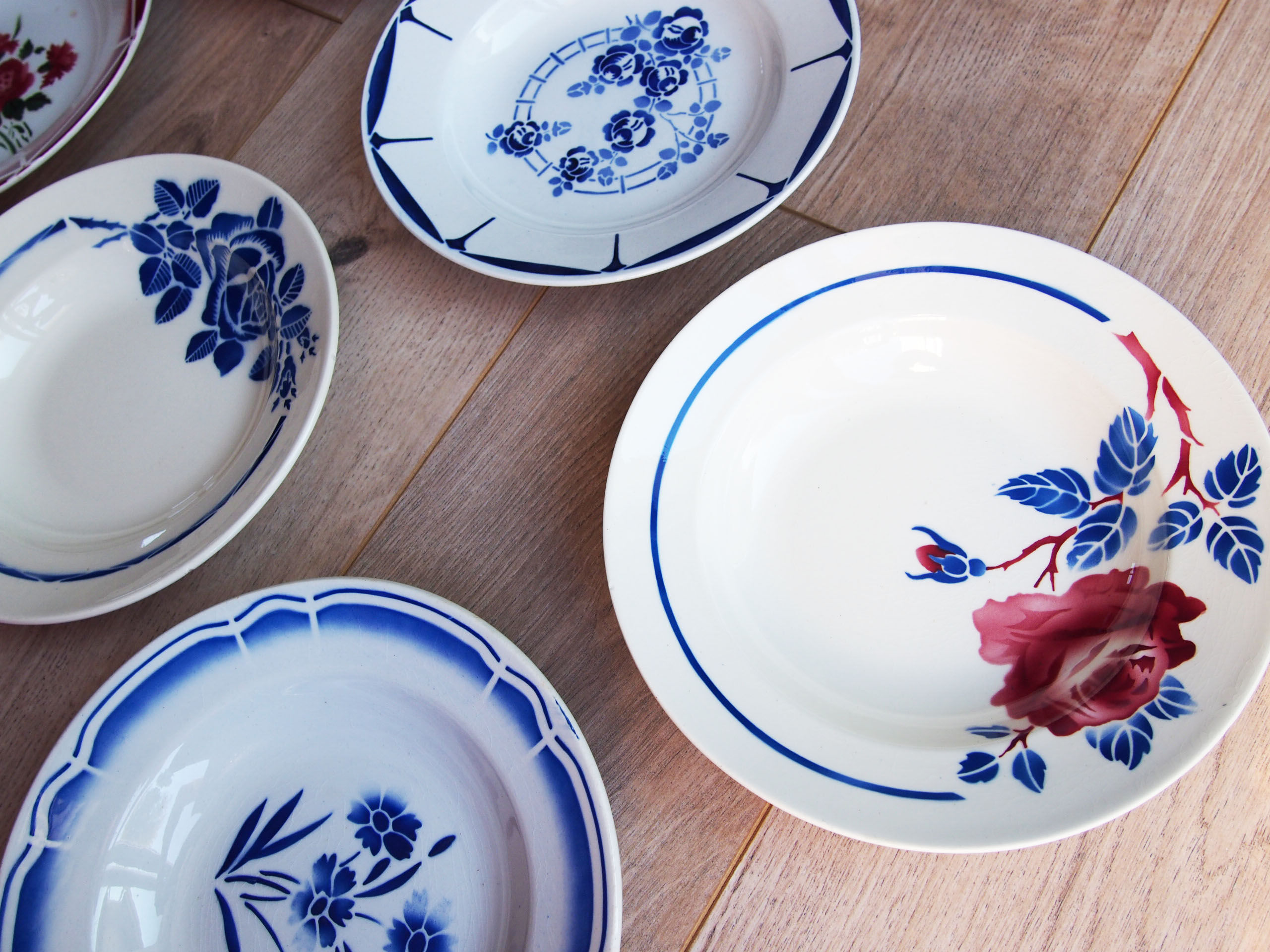 Set of 6 flower plates