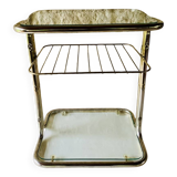 Table d'appoint en verre et laiton avec porte revues, circa 1970