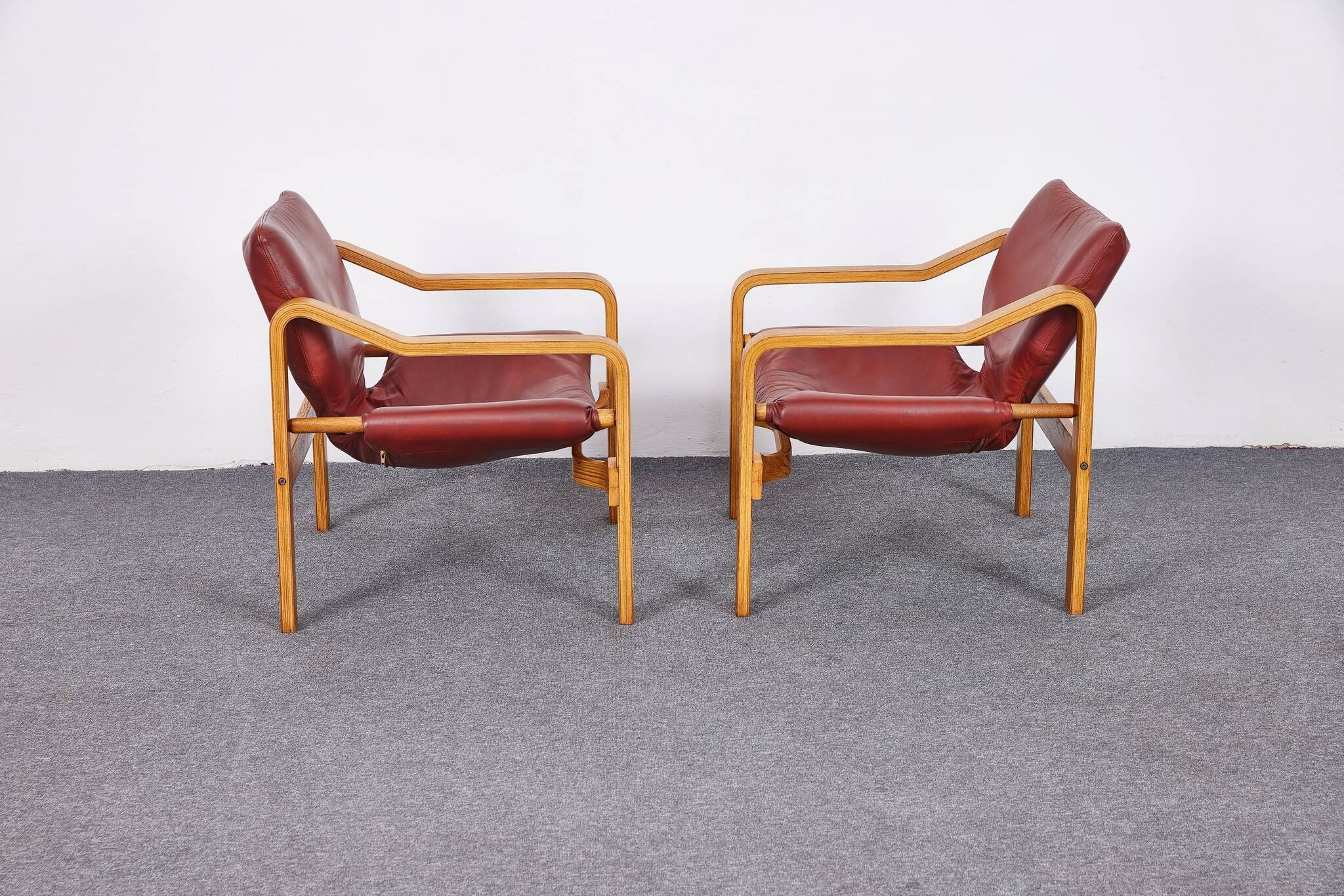 Vintage, Leather and Plywood Andy Armchairs by Janos Bodnar, Hungary, 1977, Set of 2