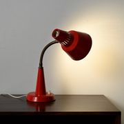 Lampe de table scandinave rouge Gemi, années 1960