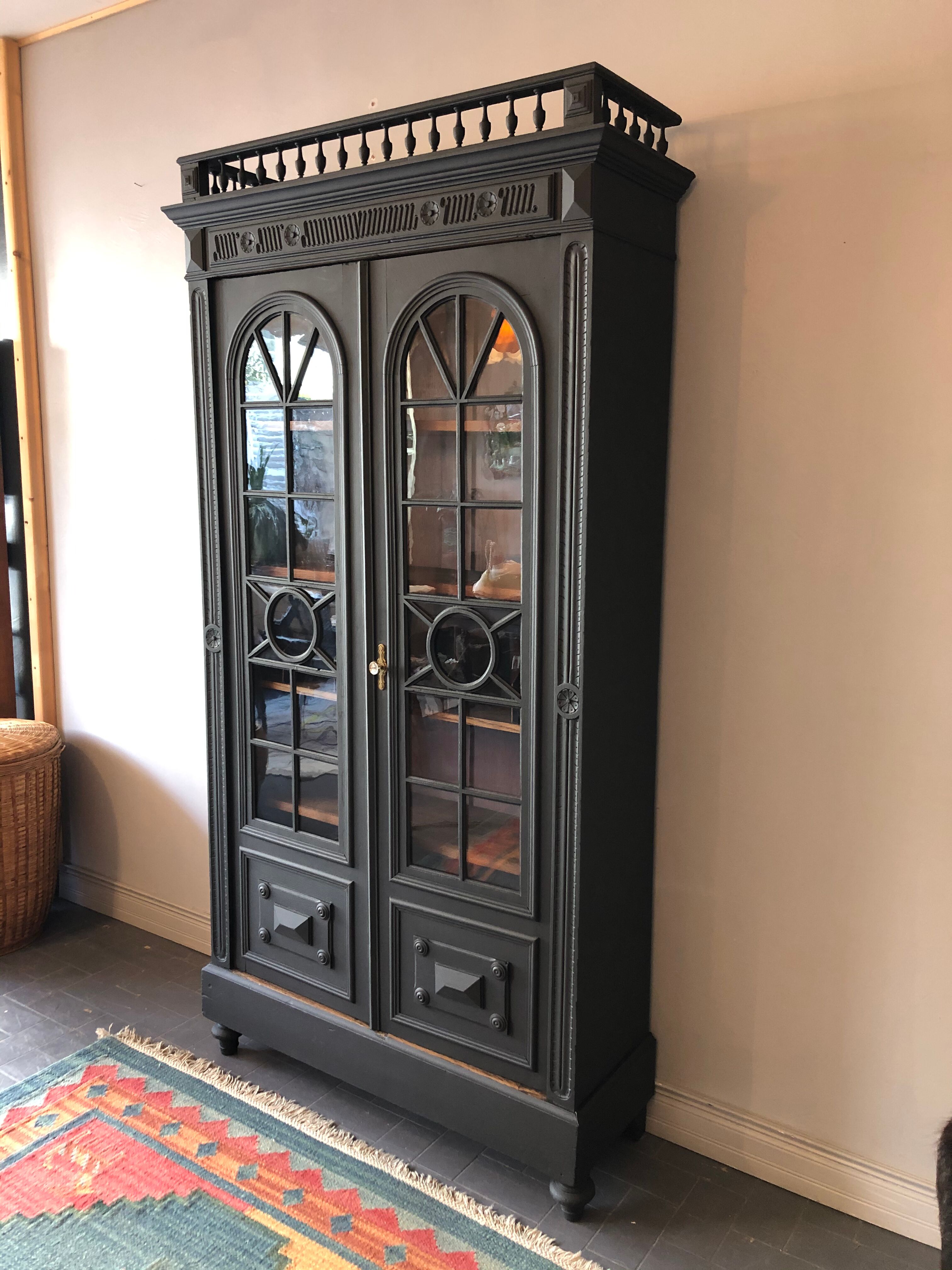 Glass-glazed arcades