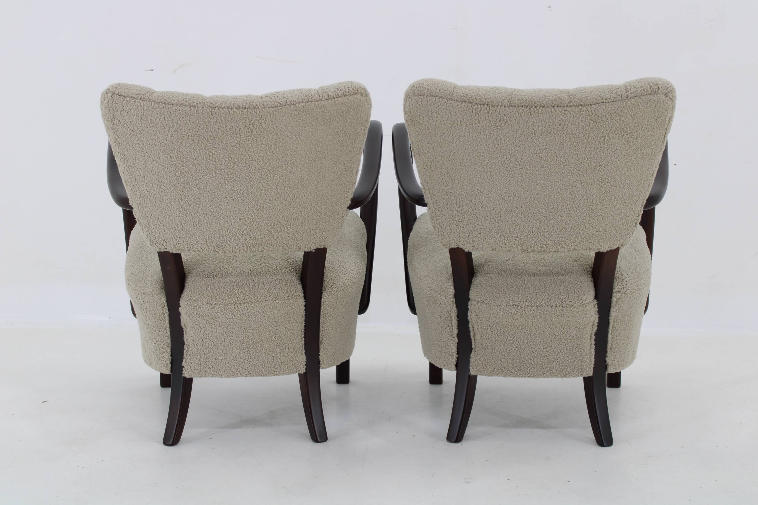 1930s Pair of Jindrich Halabala Art Deco H-237 Armchairs in Bouclé, Restored