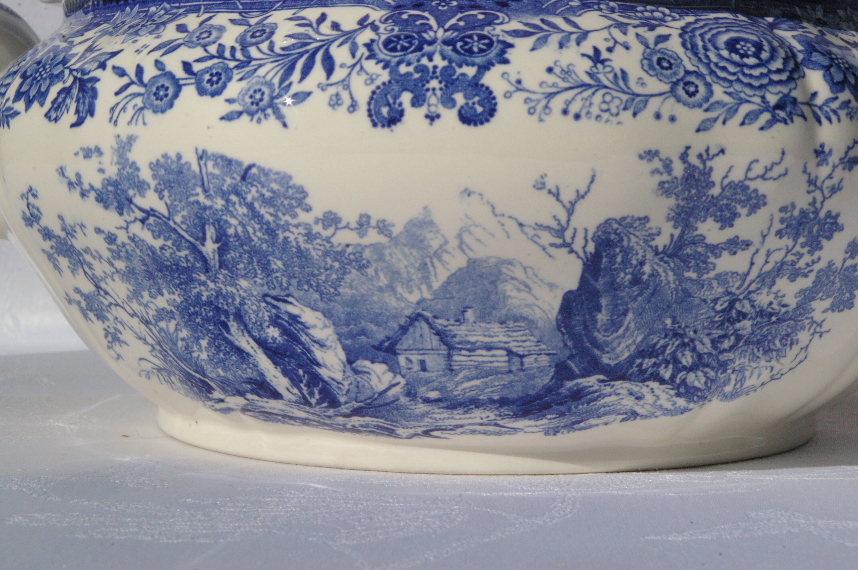 Soup pot in earthenware Villeroy & Boch model Blue Burgenland - Perfect condition
