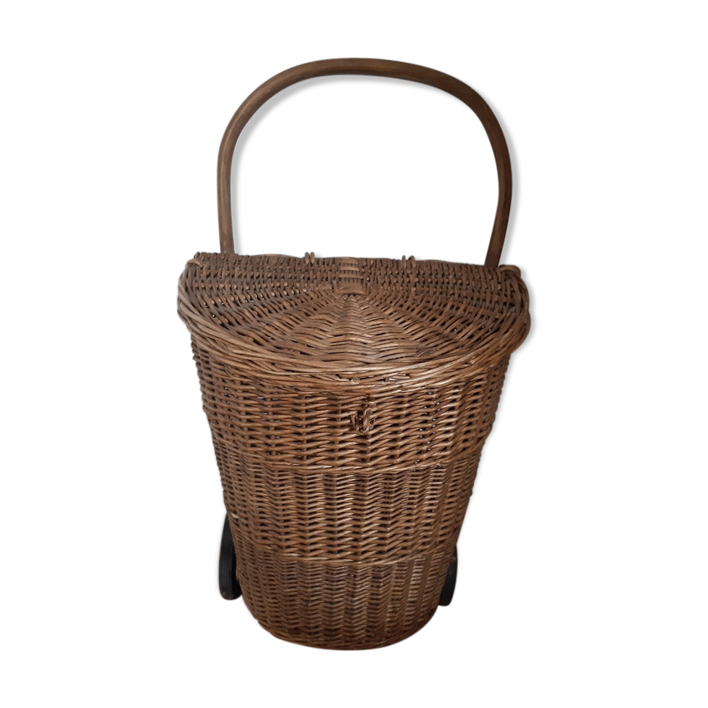 Wicker wheeled trolley
