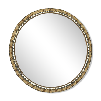 Round mirror