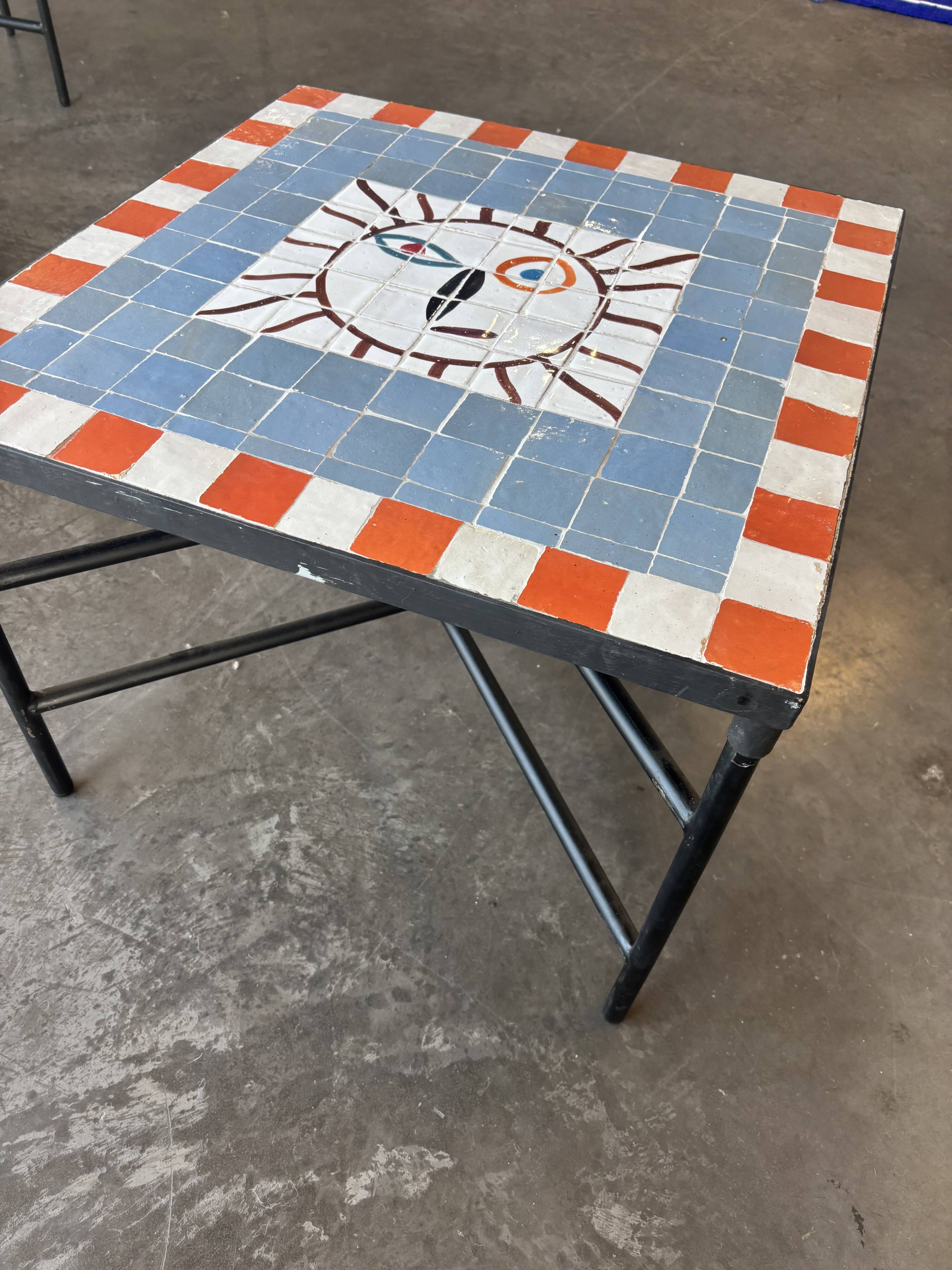 Square zellige coffee table, abstract face – 60 × 60 cm