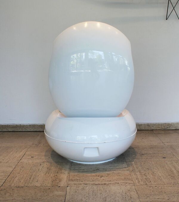 Fauteuil Garden Egg par Peter Ghyczic pour VEB Synthese-Werk, 1968.