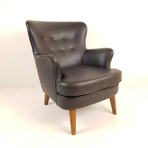 Armchair Artifort model Theo Ruth black leather skaï