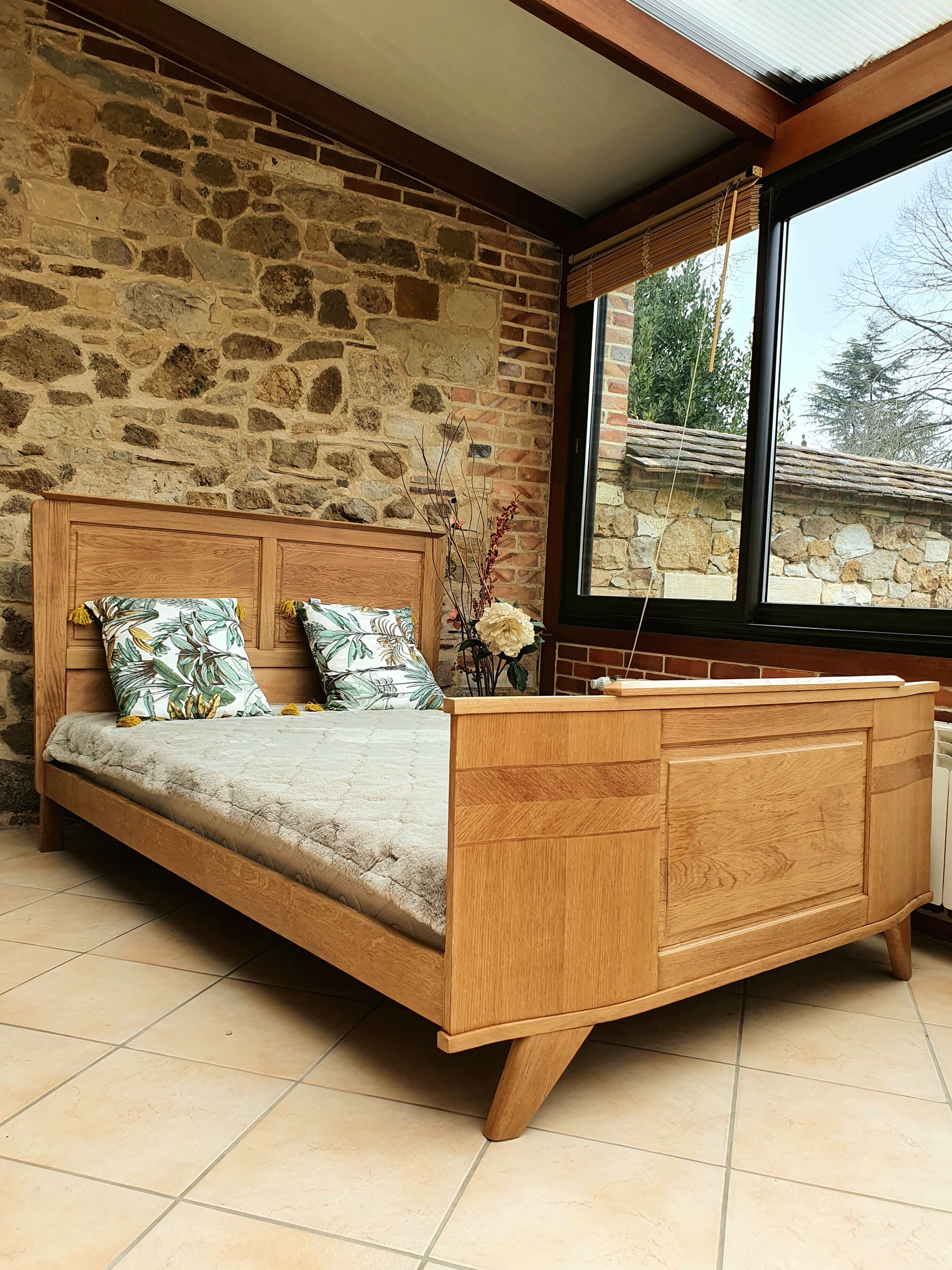 Vintage bed