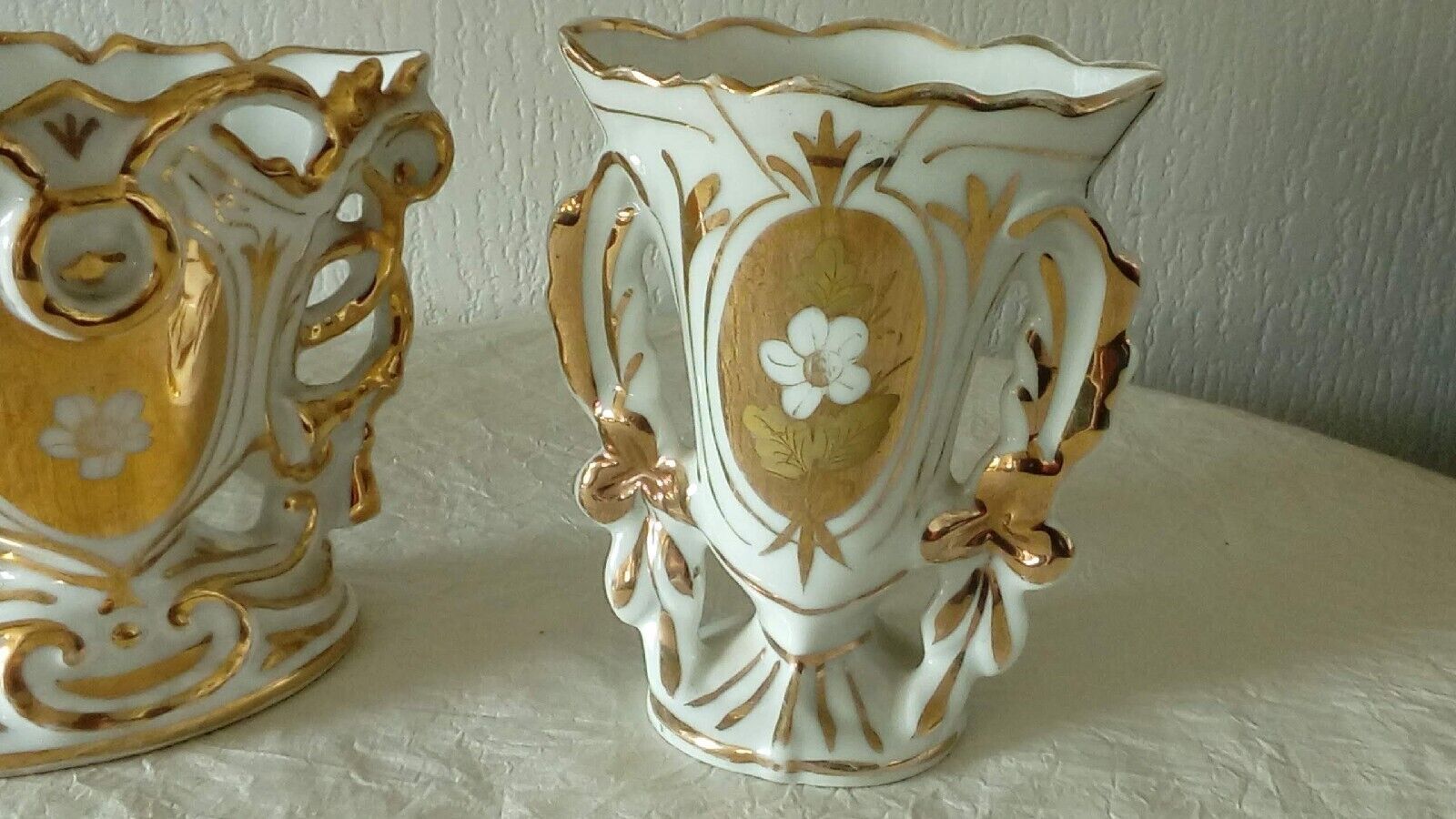 Wedding vases in Paris porcelain late 19th century