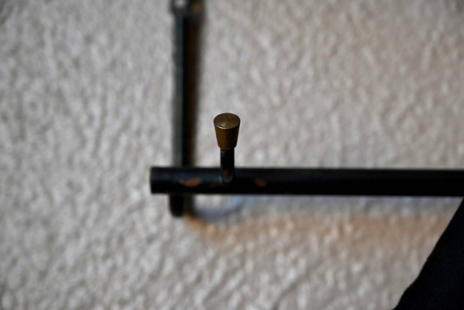Vintage retro wall coat rack – Black metal & brass Mid-Century design