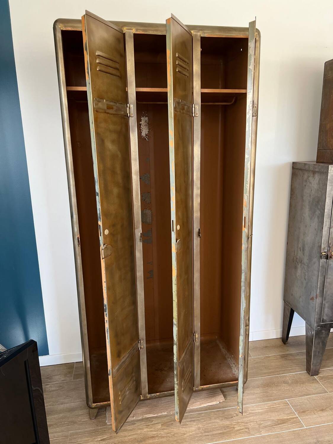 Industrial Cloakroom