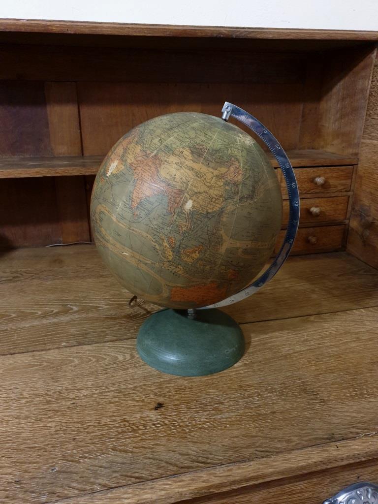 PerrinA Bright Earth Globe