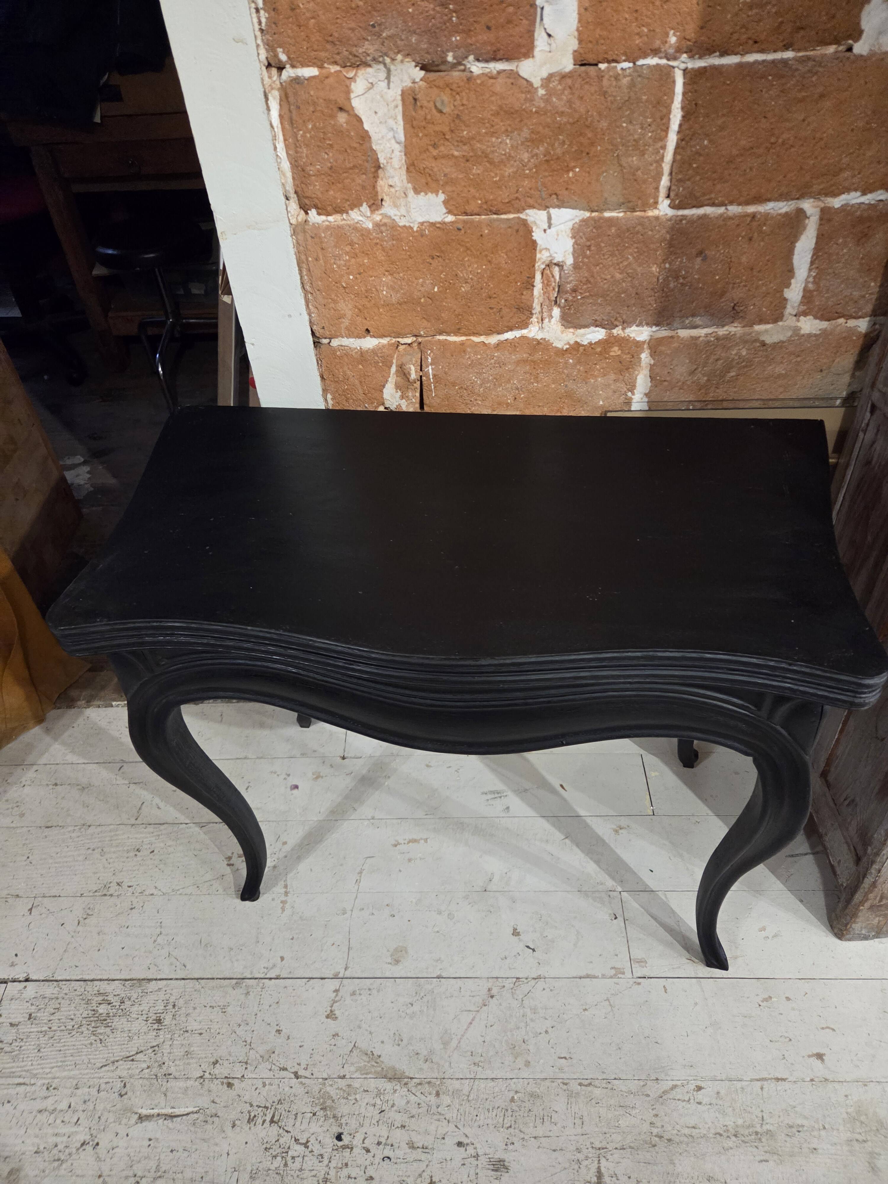 console noire en bois