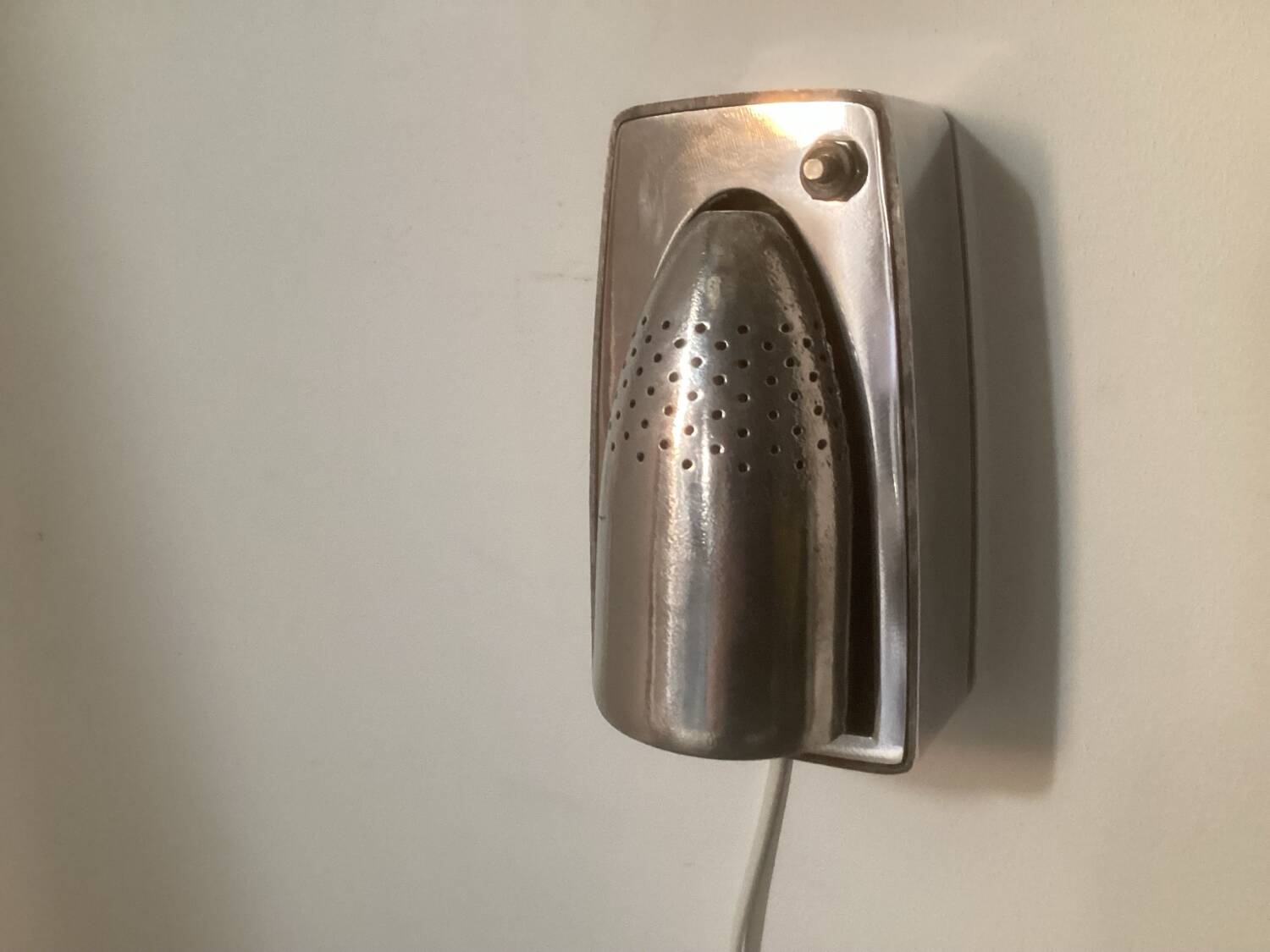 2 appliques murales industrielles aluminium design 1960