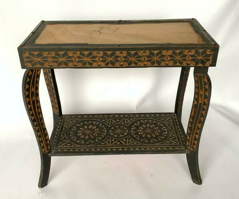 Table marocaine bois sculpte noirci 1950