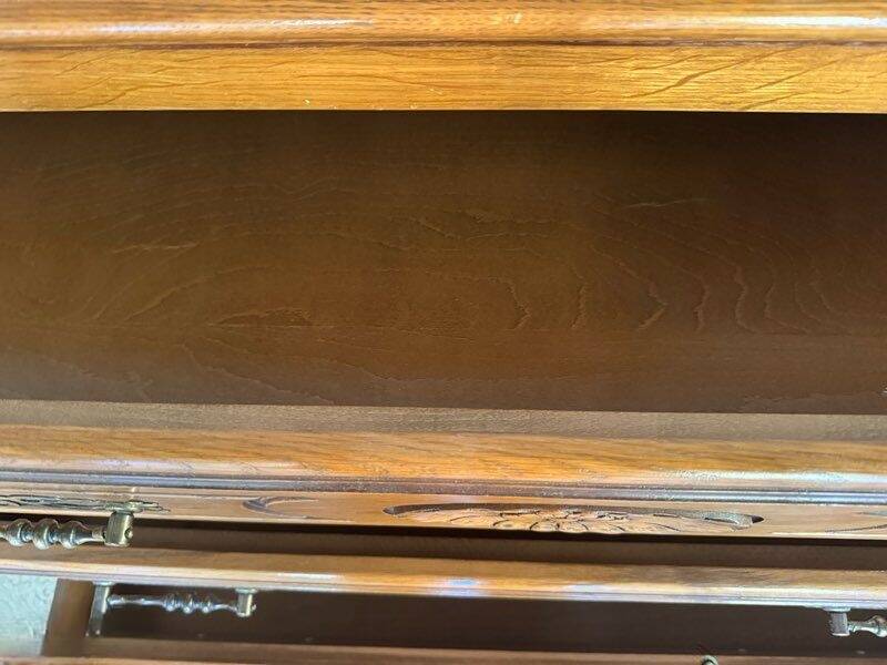 Authentic wooden chest of drawers with 3 drawers