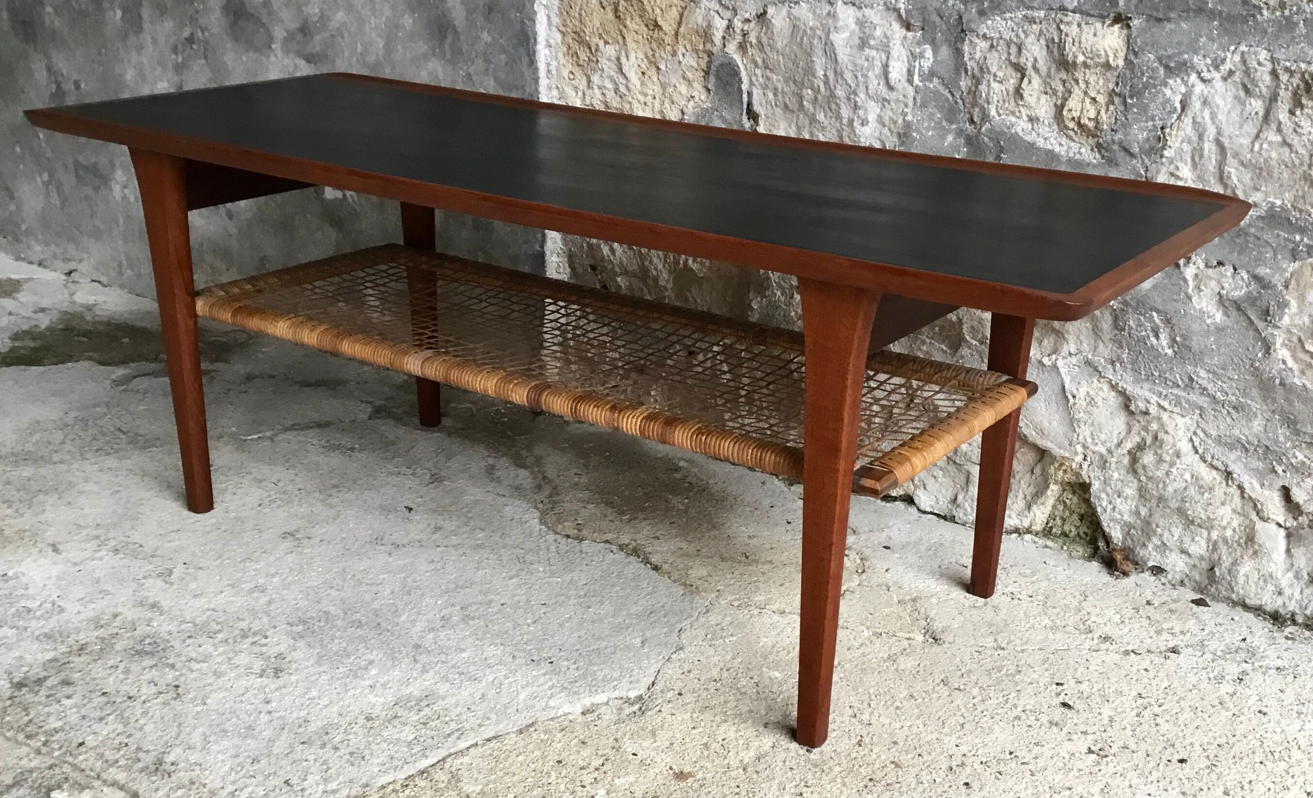 Table basse scandinave en teck mobelintarsia