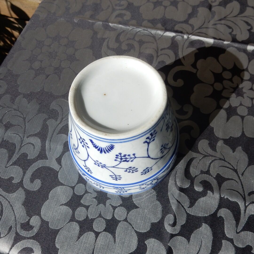 Indian blue and white pot cover