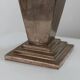 Vase pyramidal vintage en métal argenté des années 1980