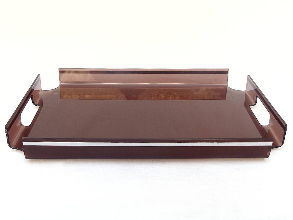 Plateau design 1970 en plexiglas fumé