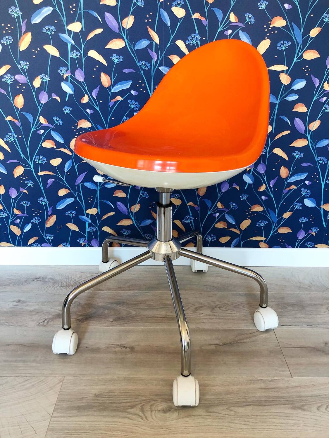 Vintage Armet Greta Chair