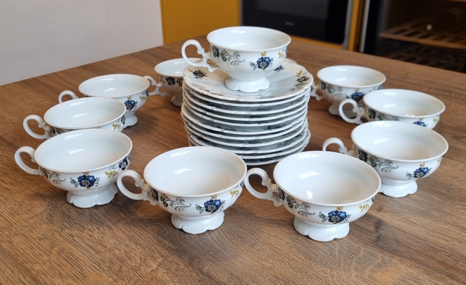 Table service of 108 pieces, Limoges porcelain, Sofafils