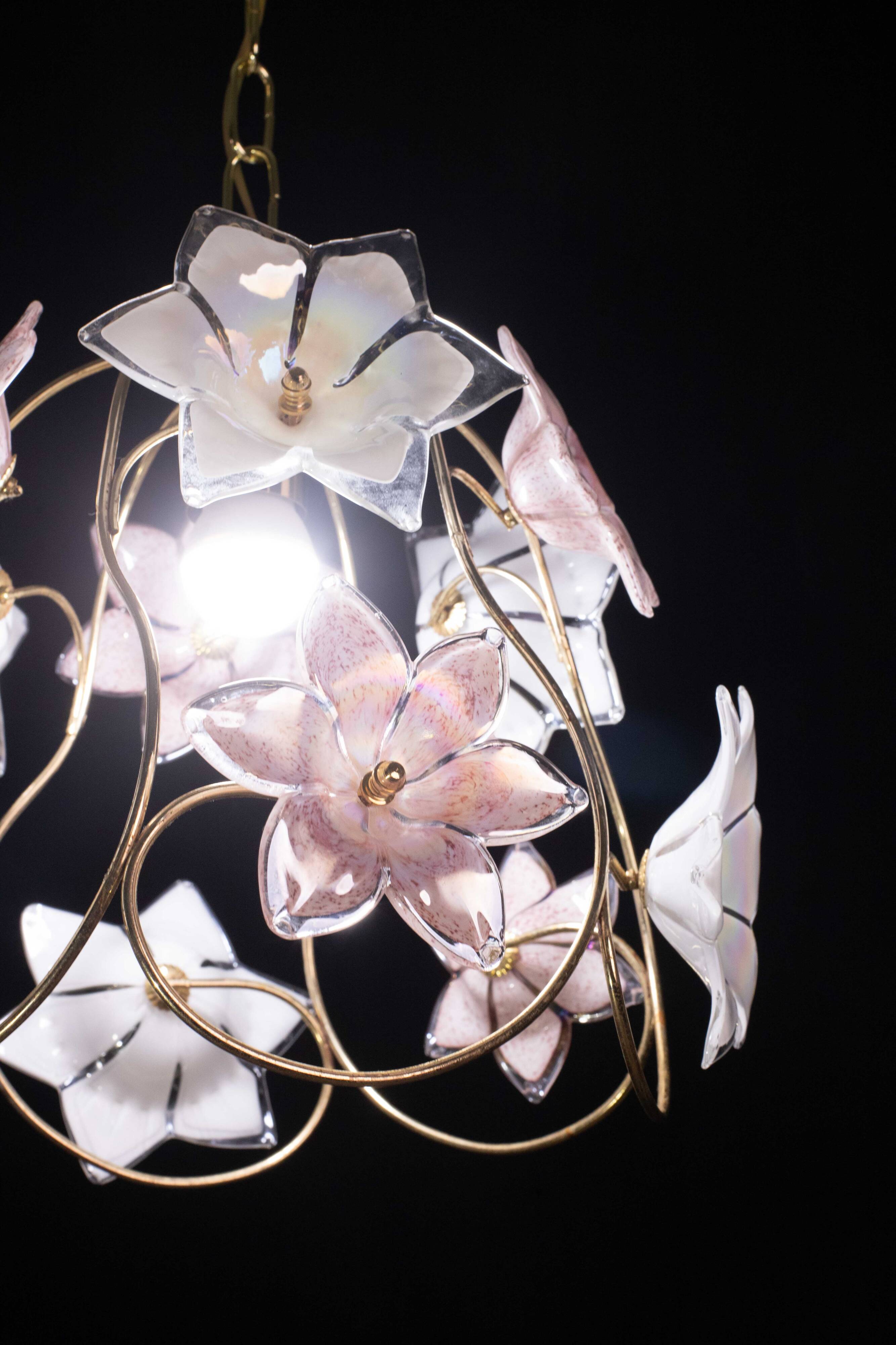 Charming Murano vintage chandelier white and pink flowers