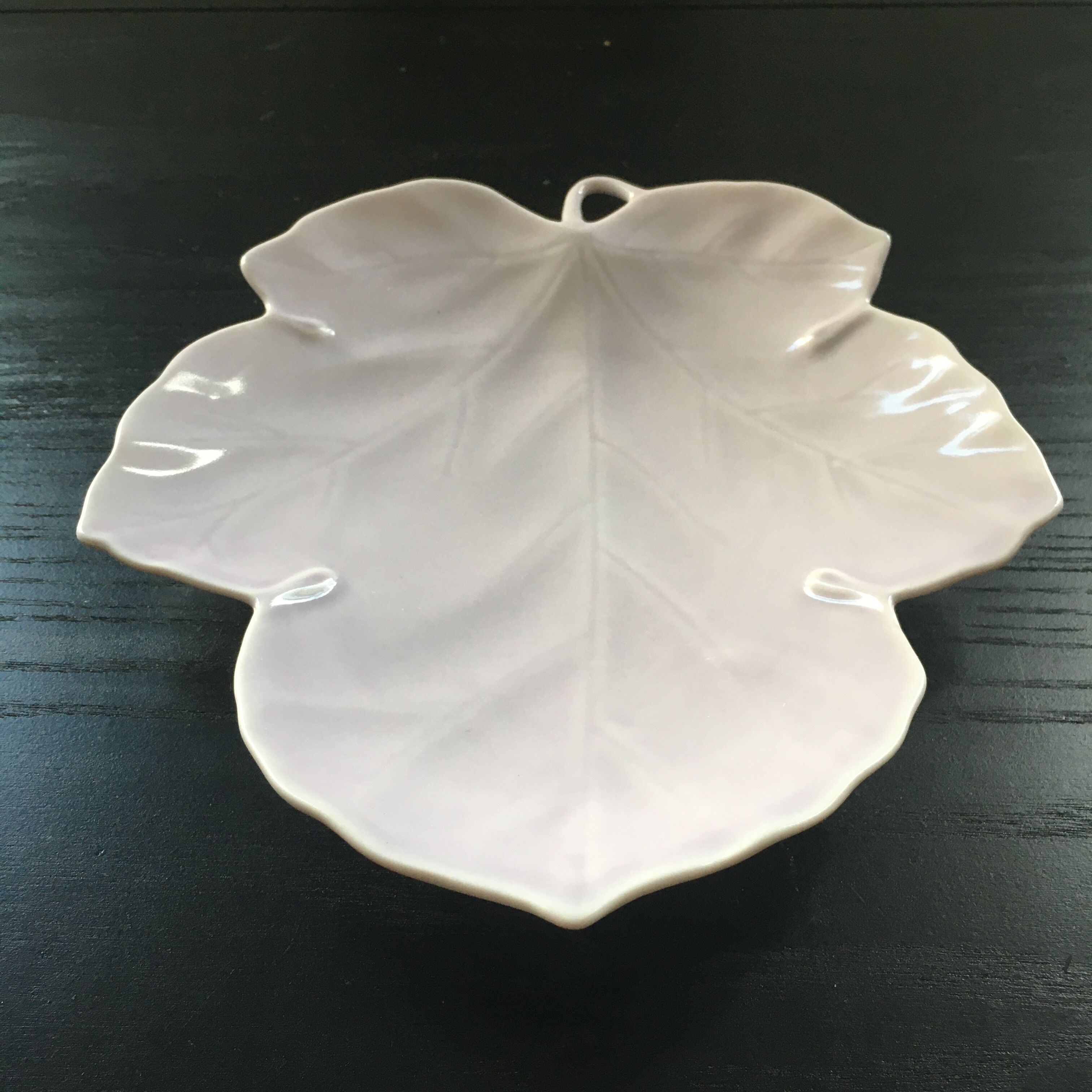 Purple leaf tray