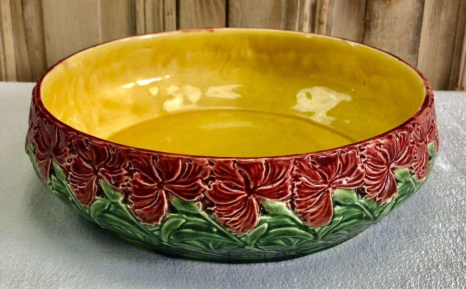 Salad bowl fruit bowl with carnations slurry Sarreguemines XIX