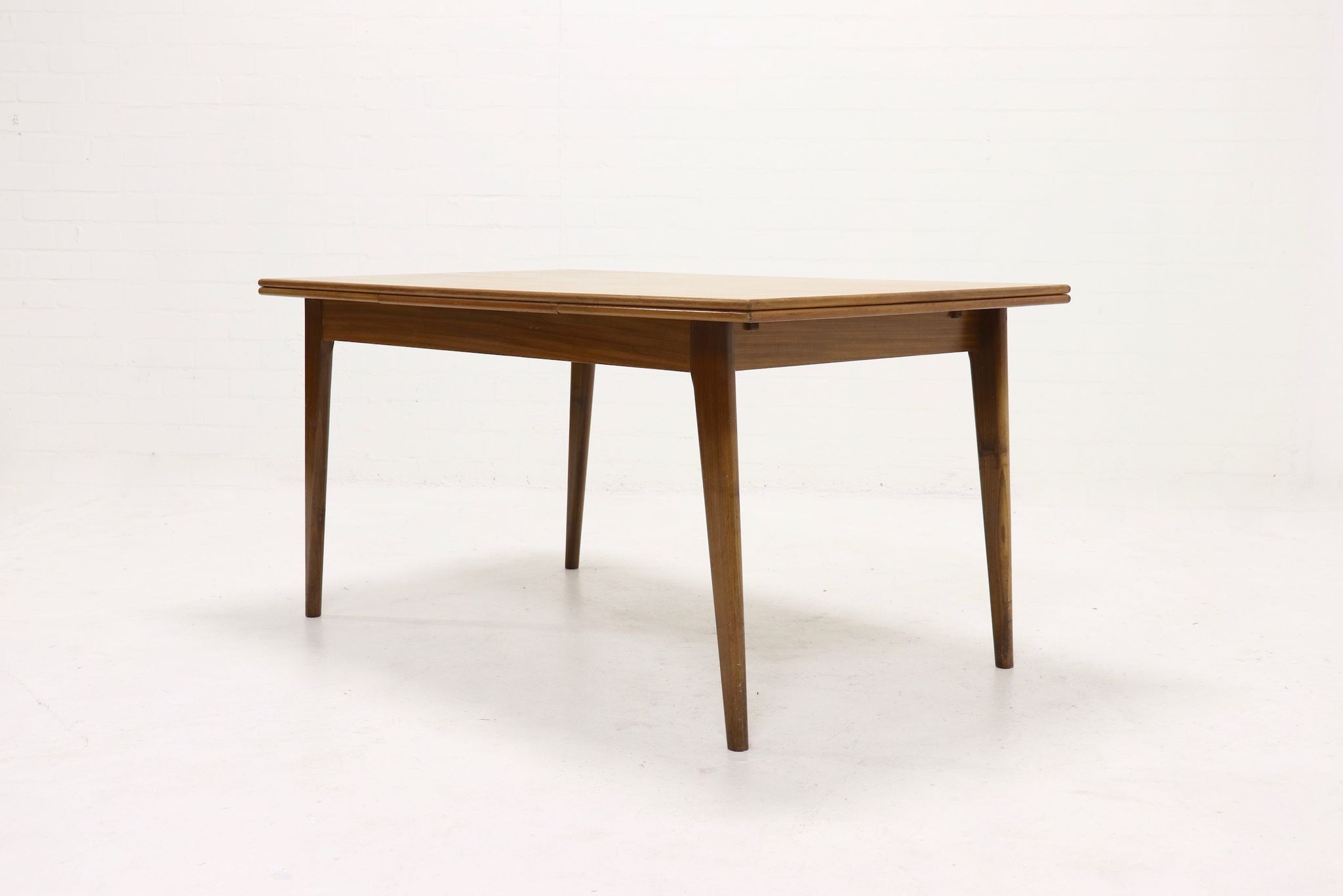 Table à manger design danois en teck extensible des années 1960