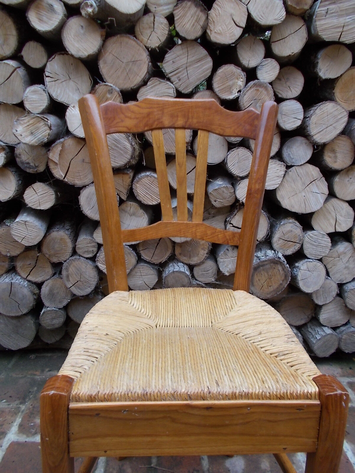 Rush seat chair in acacia