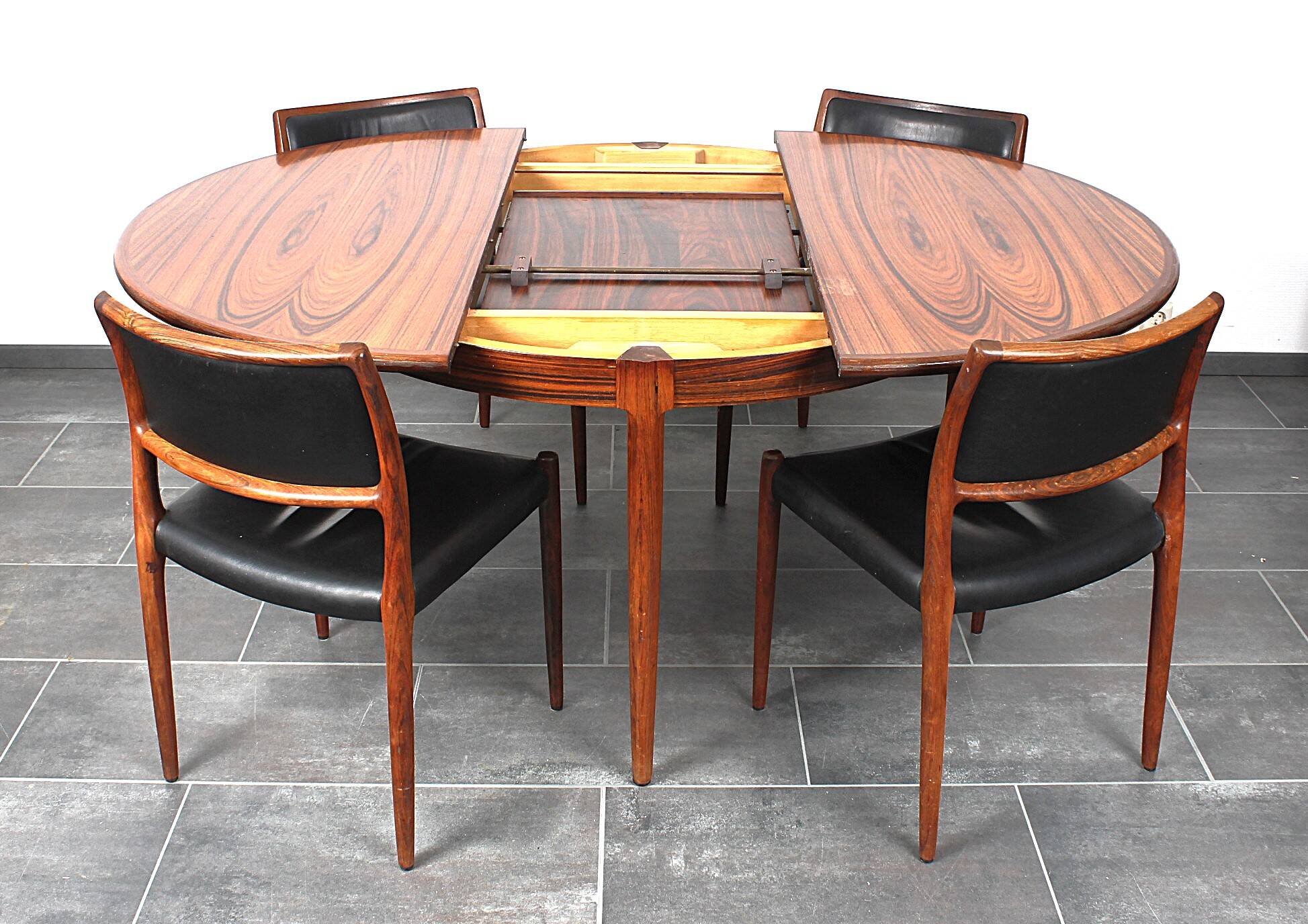 Table et chaises en palissandre Møller modèle 80 par Niels Otto (NO) Møller pour JL Møllers, années 1960, ensemble de 5.
