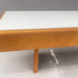 Console basse vintage en bois avec verre opalin, 1960