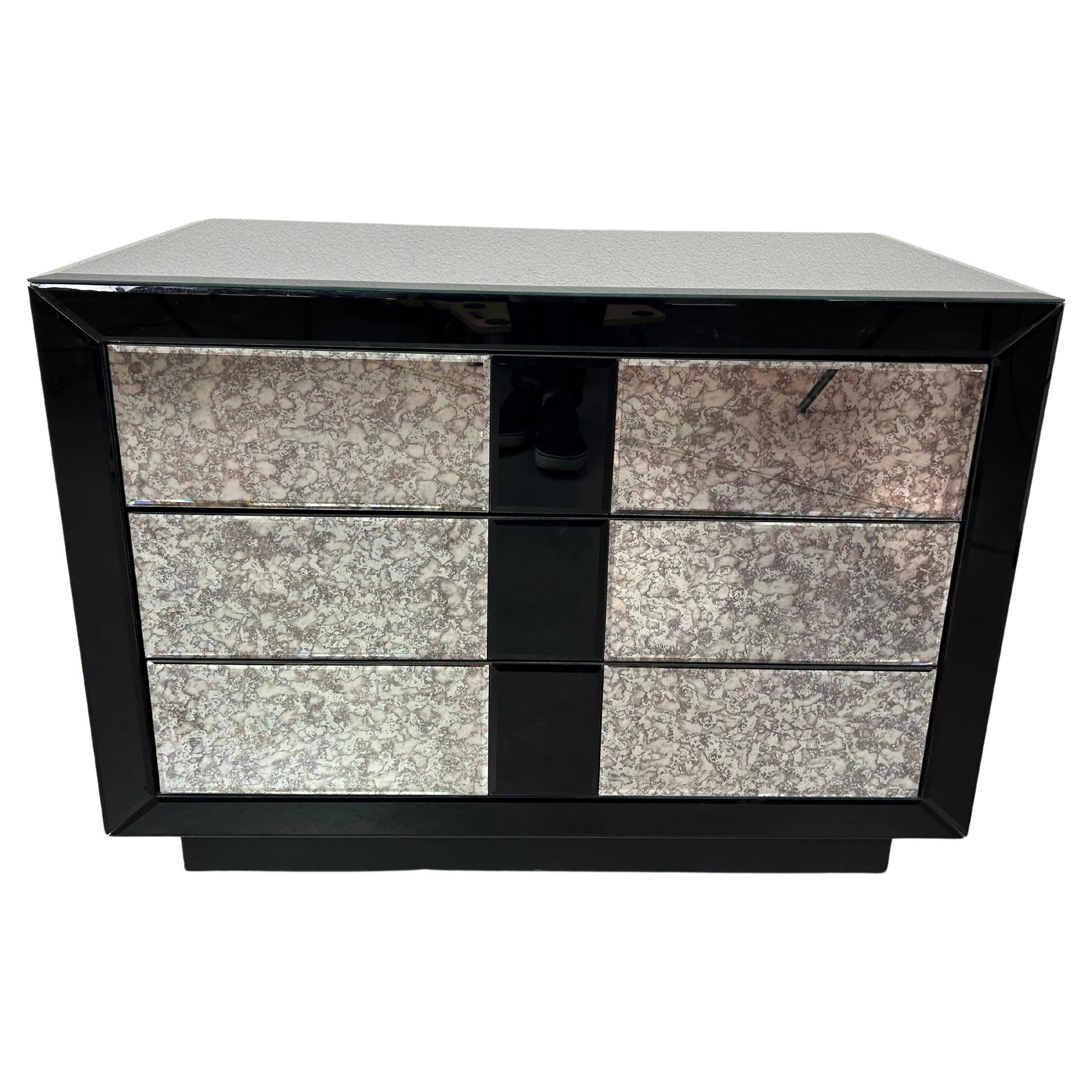 Mid-century commode design