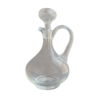 Blown crystal decanter with handle