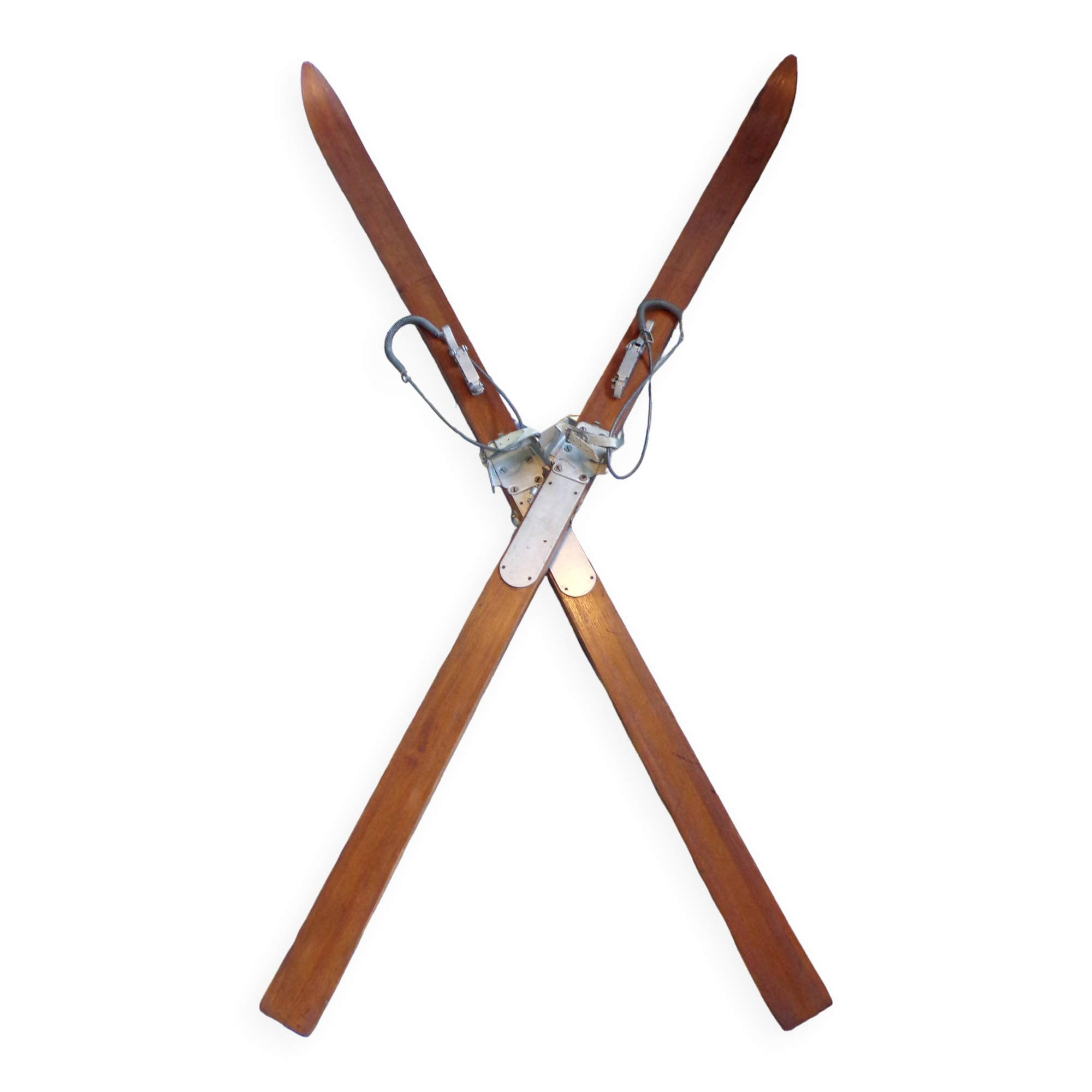 Paire de skis vintage en bois