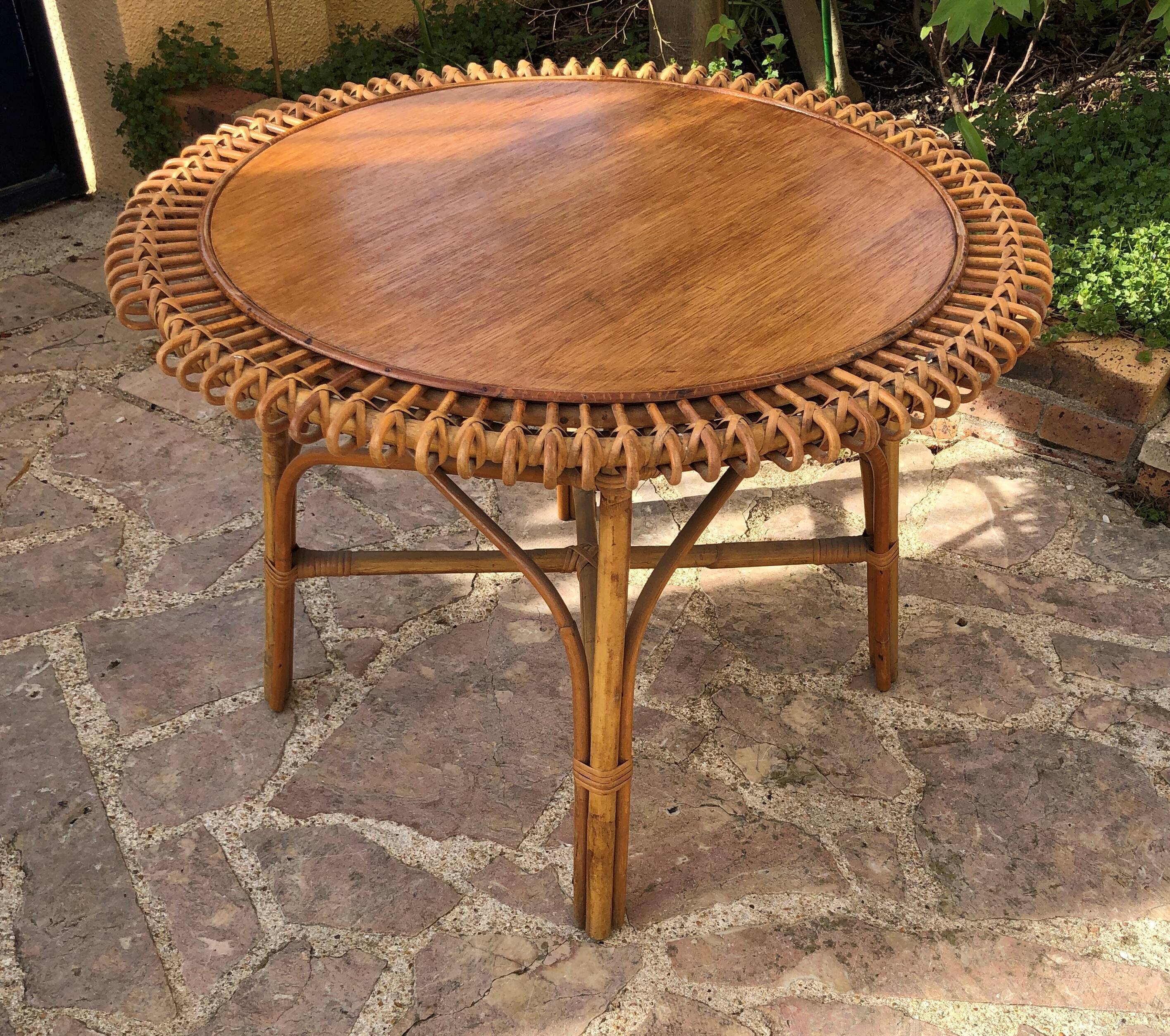 Table basse en rotin