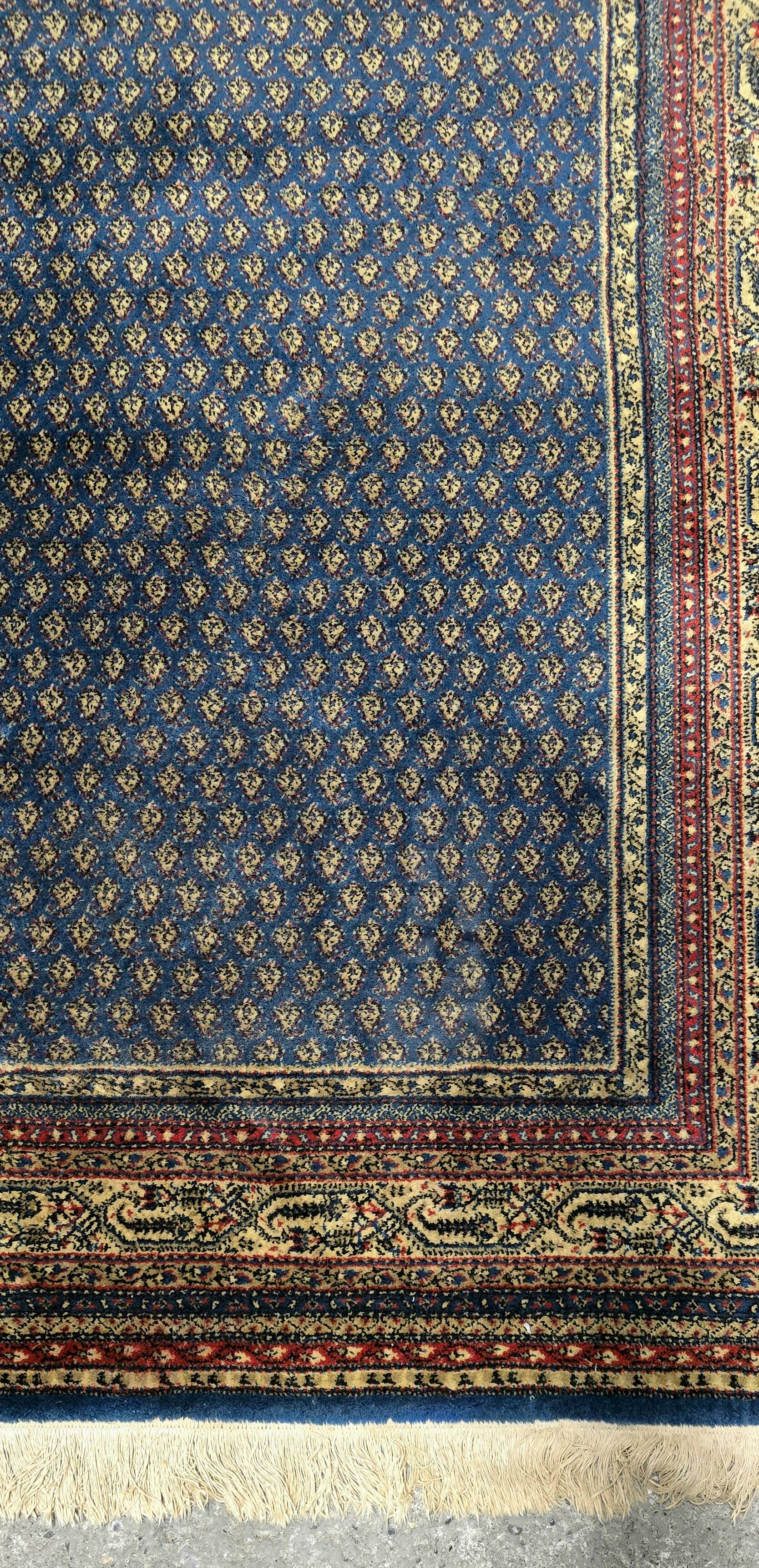 Mechanical wool carpet - 20th century