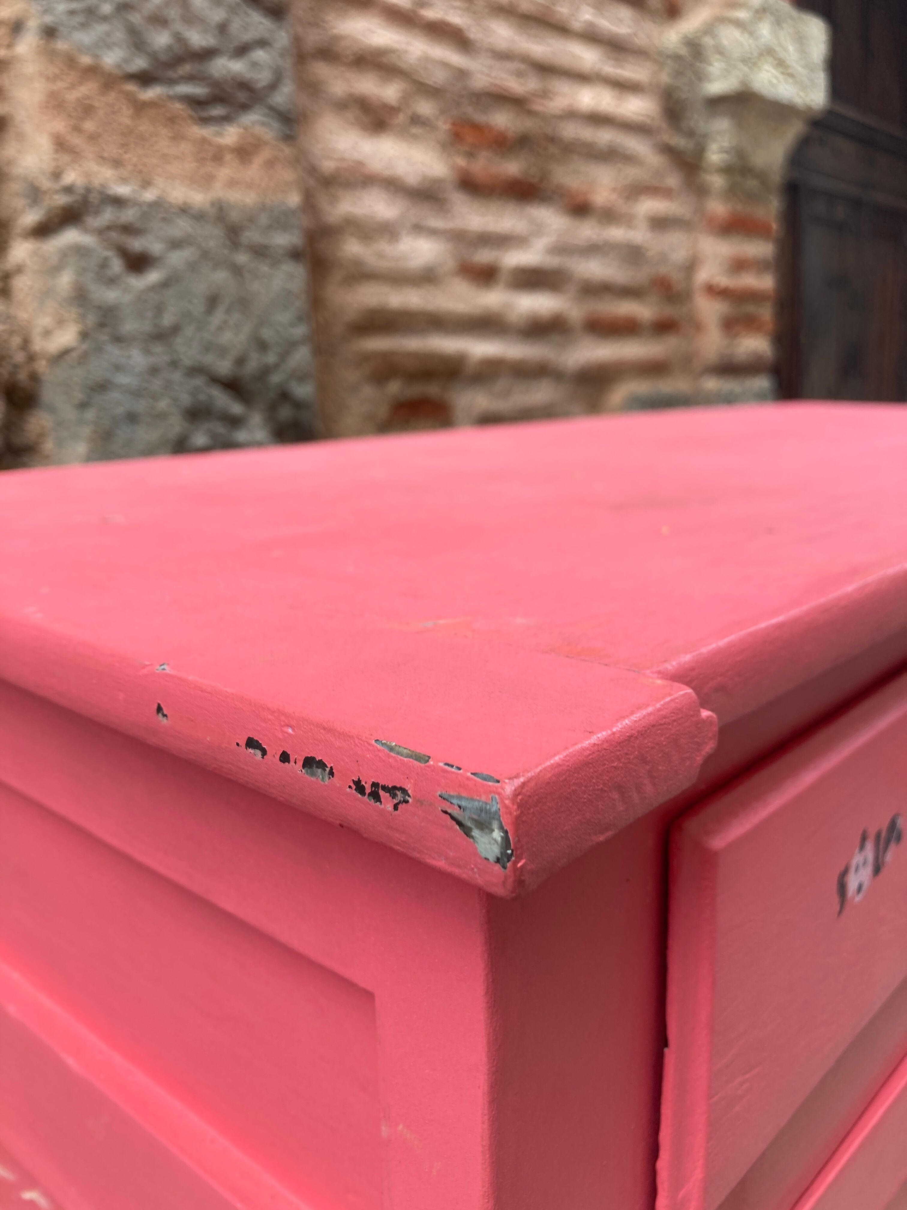 Pink Parisian buffet