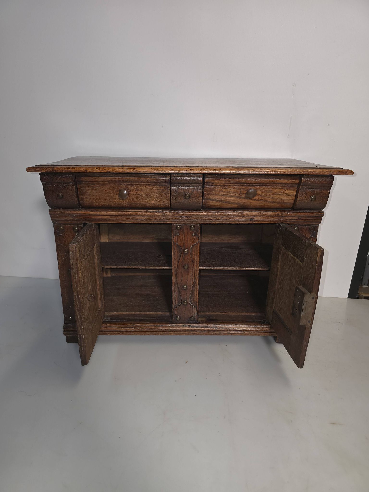 Masterpiece furniture in oak