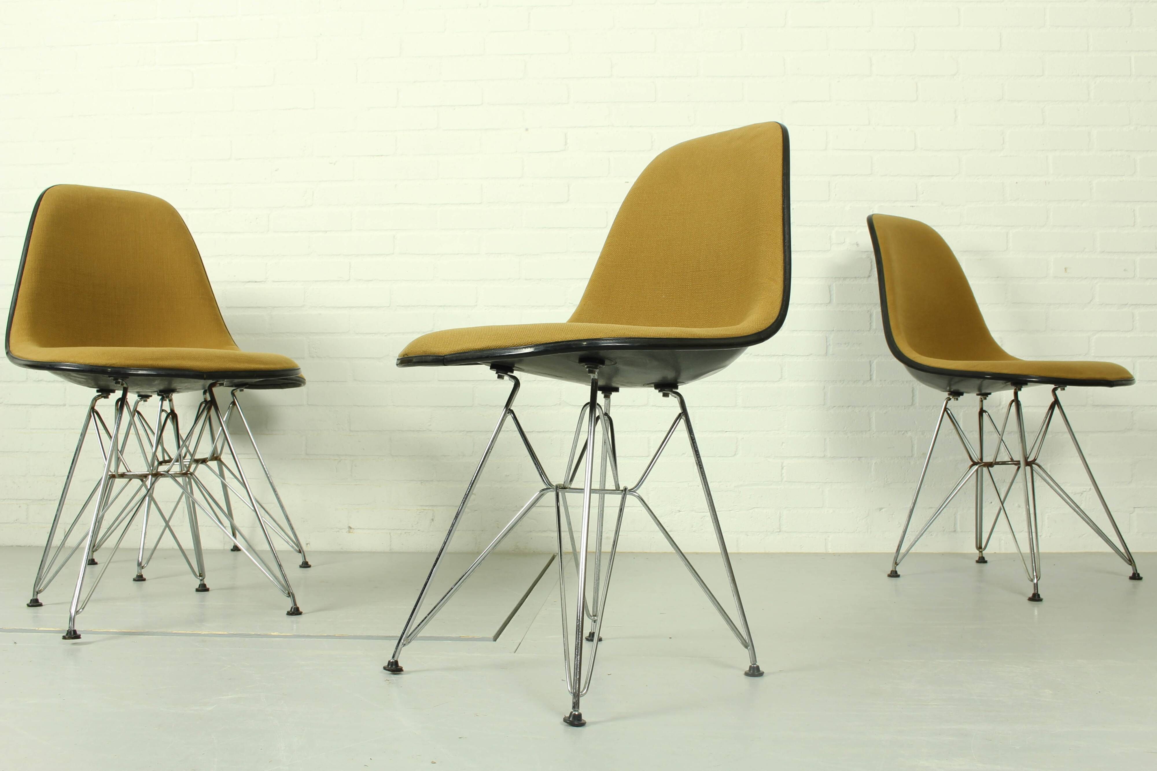 Set of 4 Yellow Herman Miller Original Vintage Eames Upholstered DSR Dining Side Chair, 1960s