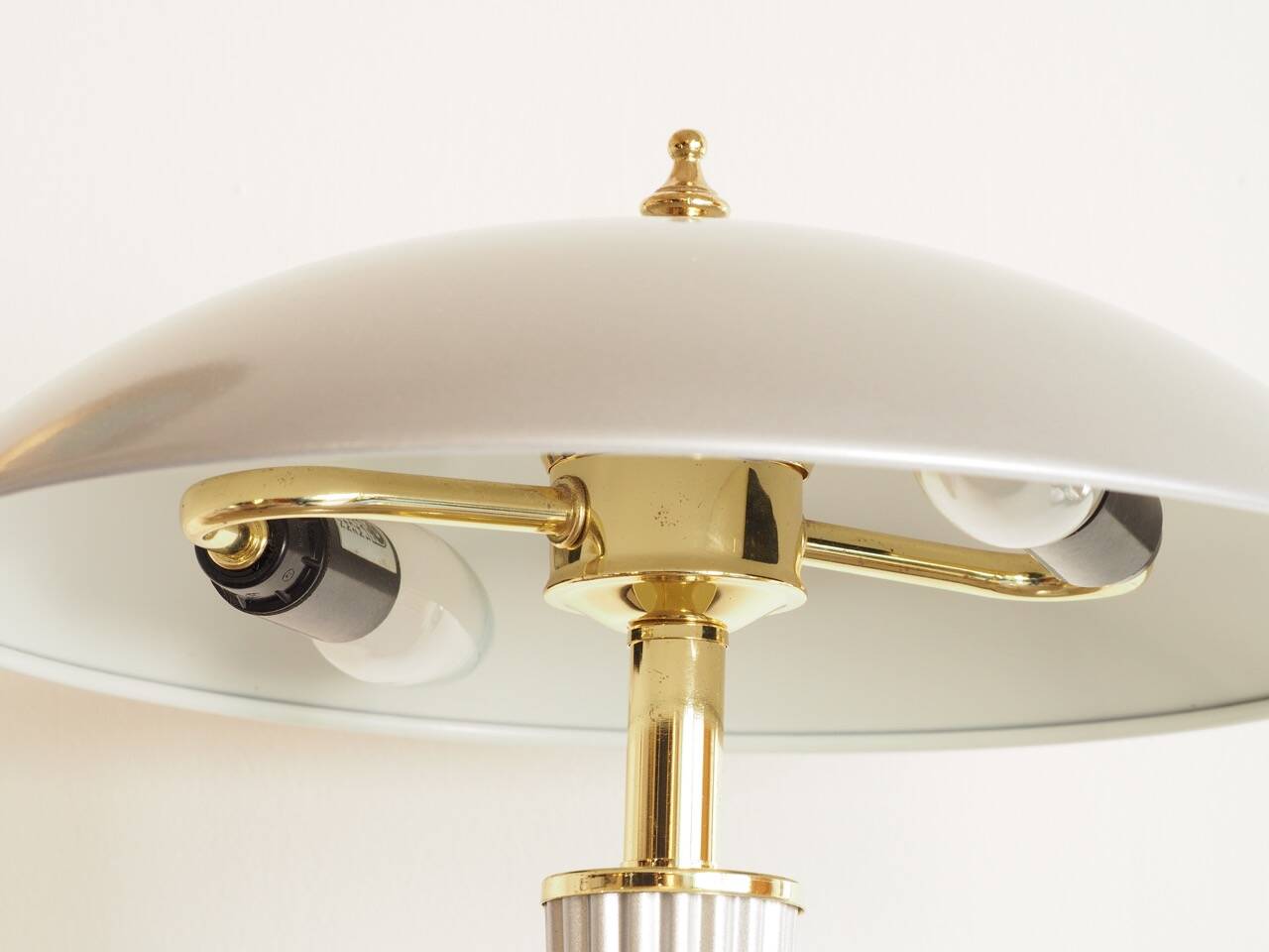 Pearl gray touch mushroom lamp