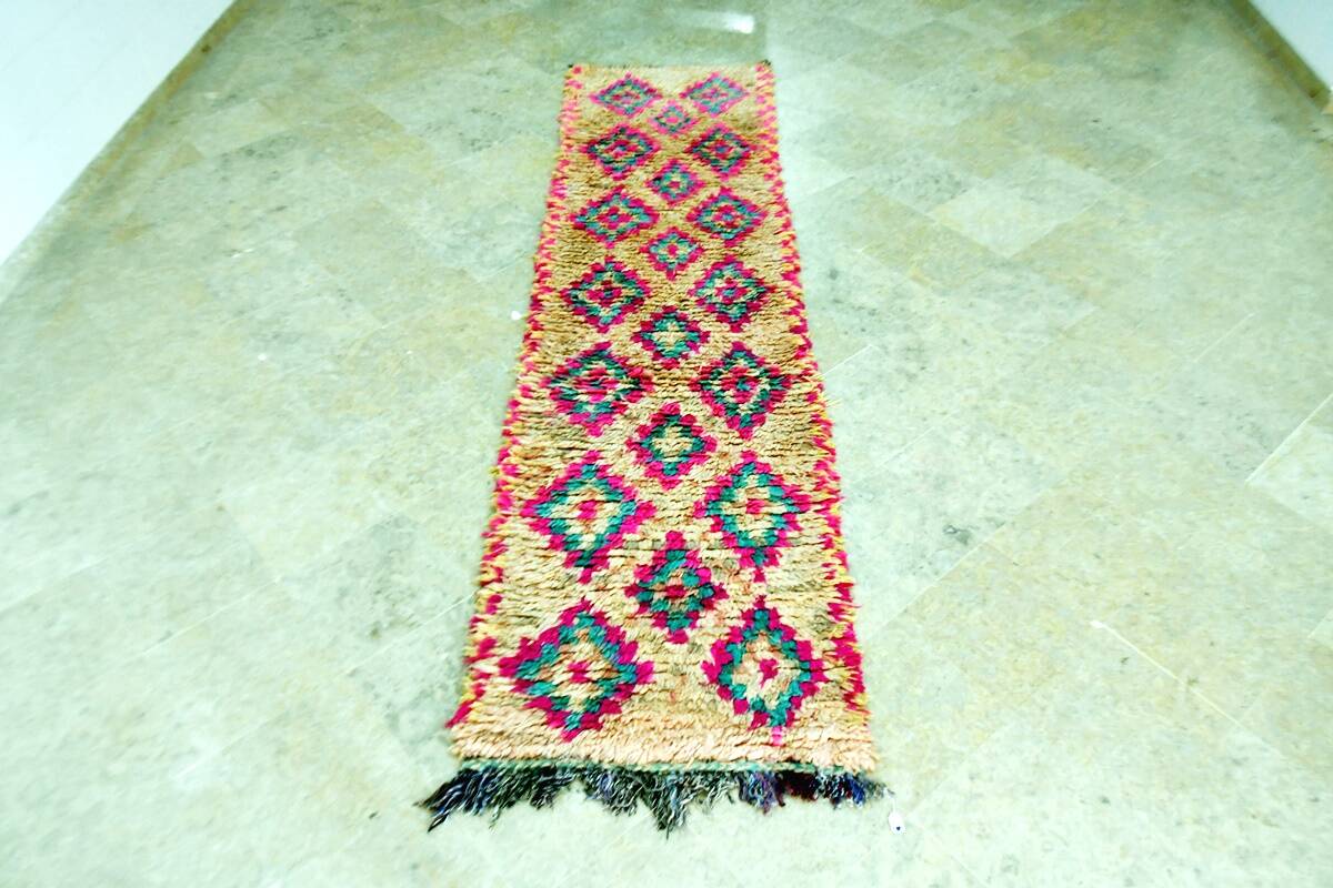 Moroccan Berber carpet hallway Boujaad vintage 280 x 75 cm