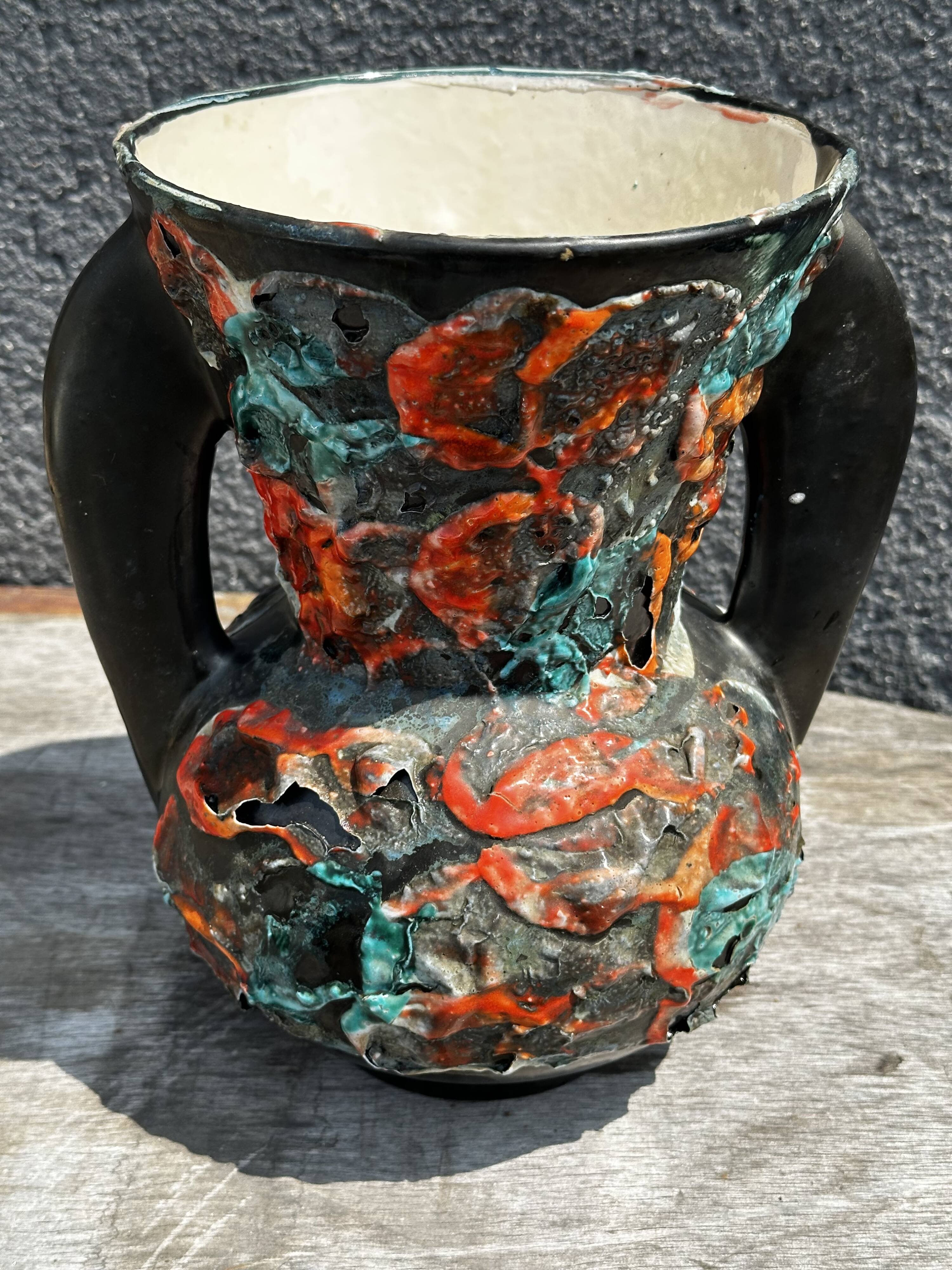 Rocaille amphora vase, Fat Lava