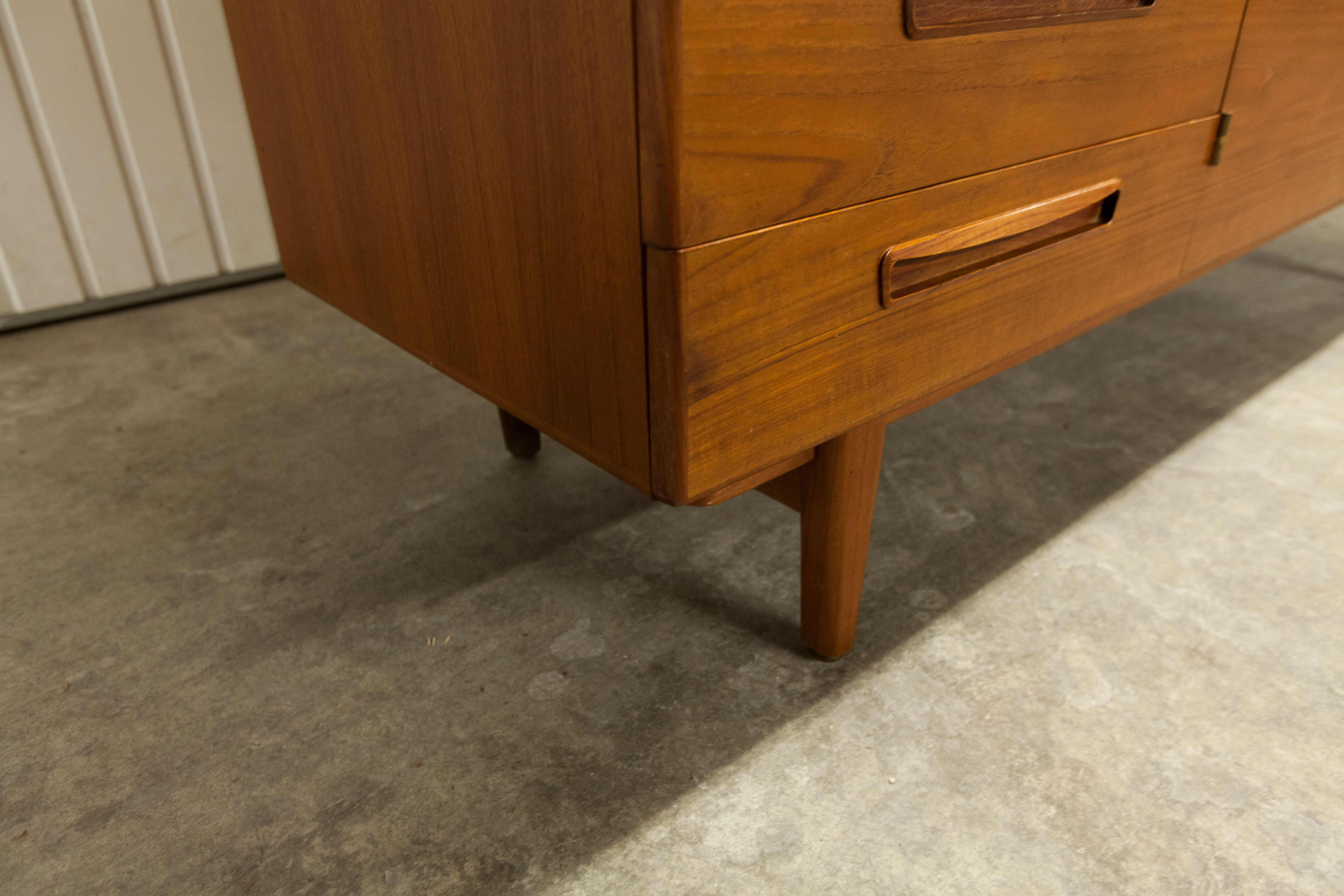 Danish Scandinavian wardrobe signed Sven Ellekaer 1960 3 doors 2 drawers with mounting plan